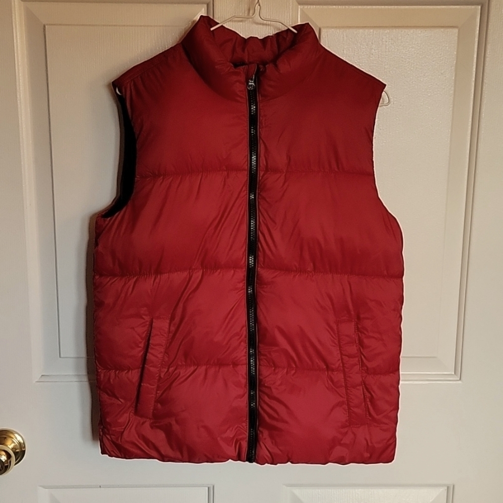 Old Navy boys XL(14-16) puffer vest, maroon.